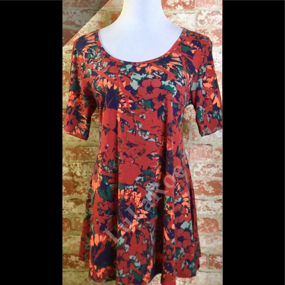 Lularoe Perfect Tee, new with tags M
